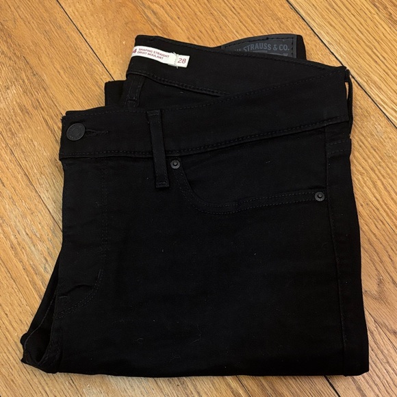 Levi's Women’s 314 Shaping Straight Black Jeans - 28 - Picture 4 of 16